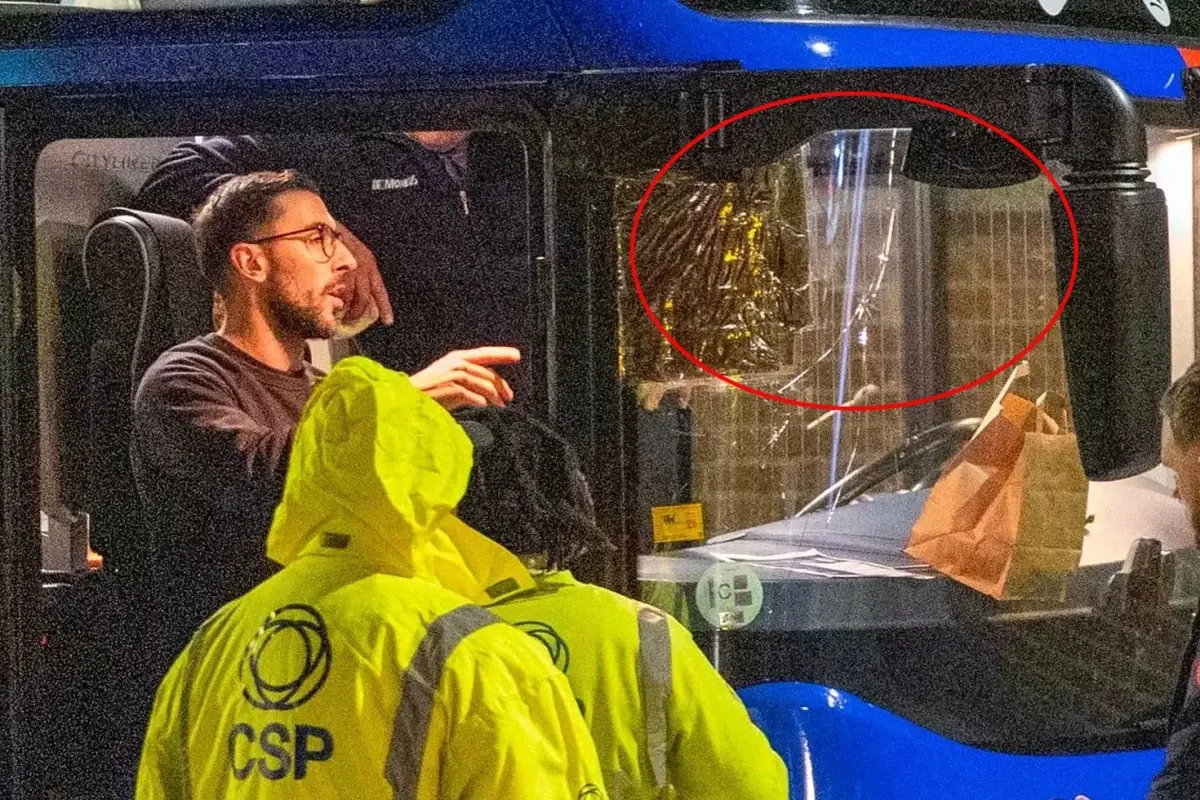 Dünya devinin takım otobüsüne saldırı: Pusuya düşürdüler