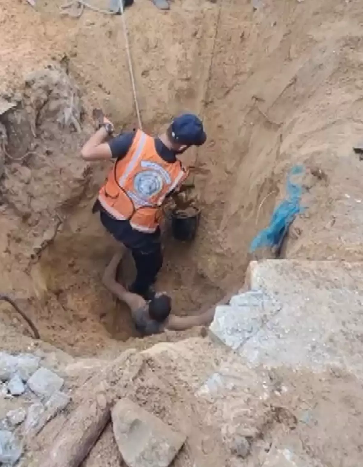 Gazze\'de Toprak Kayması: Kurtarma Başarılı