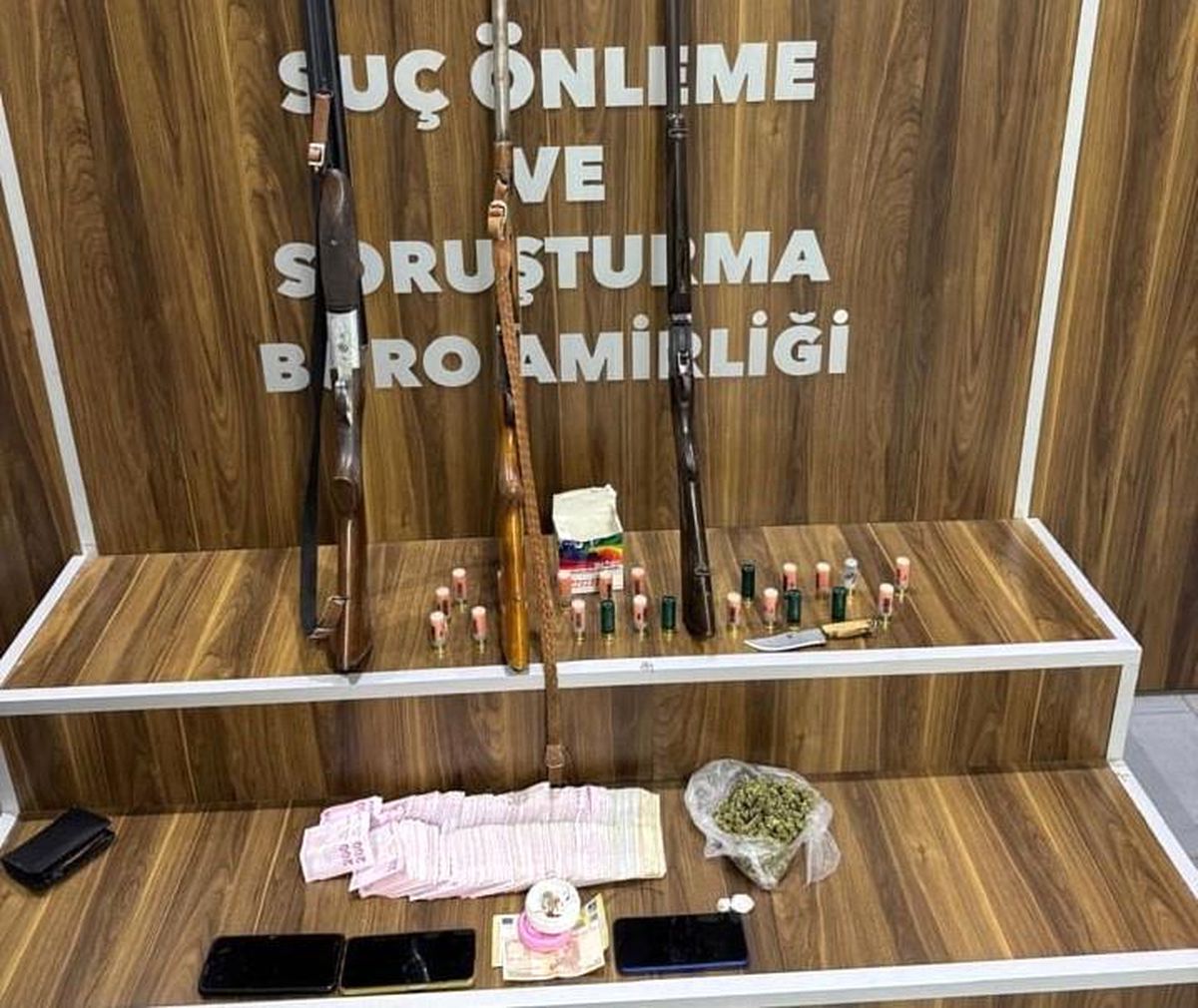 Gaziemir\'de Uyuşturucu Operasyonu: Üç Yakalama