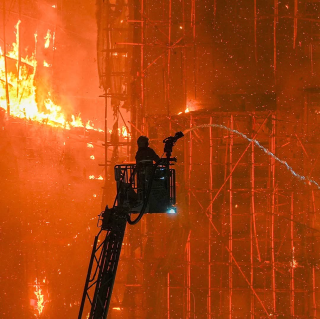Hong Kong'daki yangında can kaybı korkunç boyutlarda! Yüzlerce kişi kayıp