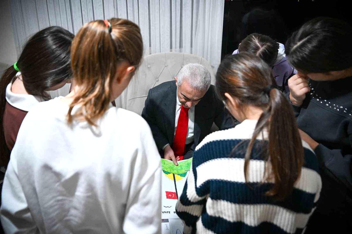 Vali Turan Sevgi Evlerini Ziyaret Etti