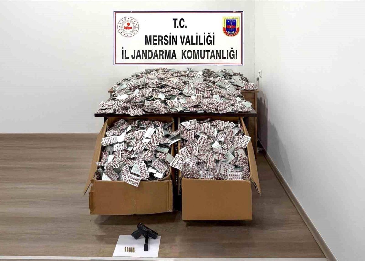 Mersin\'de Uyuşturucu Operasyonu: 448 Bin Hap Ele Geçirildi
