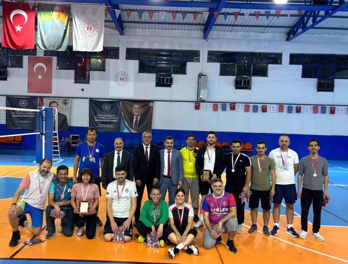 Öğretmenler Arası Dostluk Maçı Yapıldı