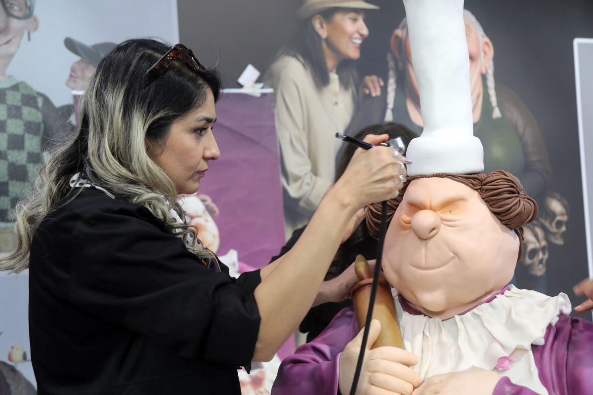 Şeker Sanatının Ustası: Sara Yousefi