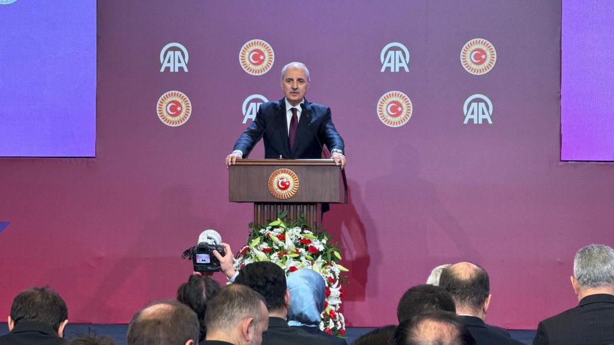 Kurtulmuş: \'Türkiye\'de habercilik çok daha zor\'