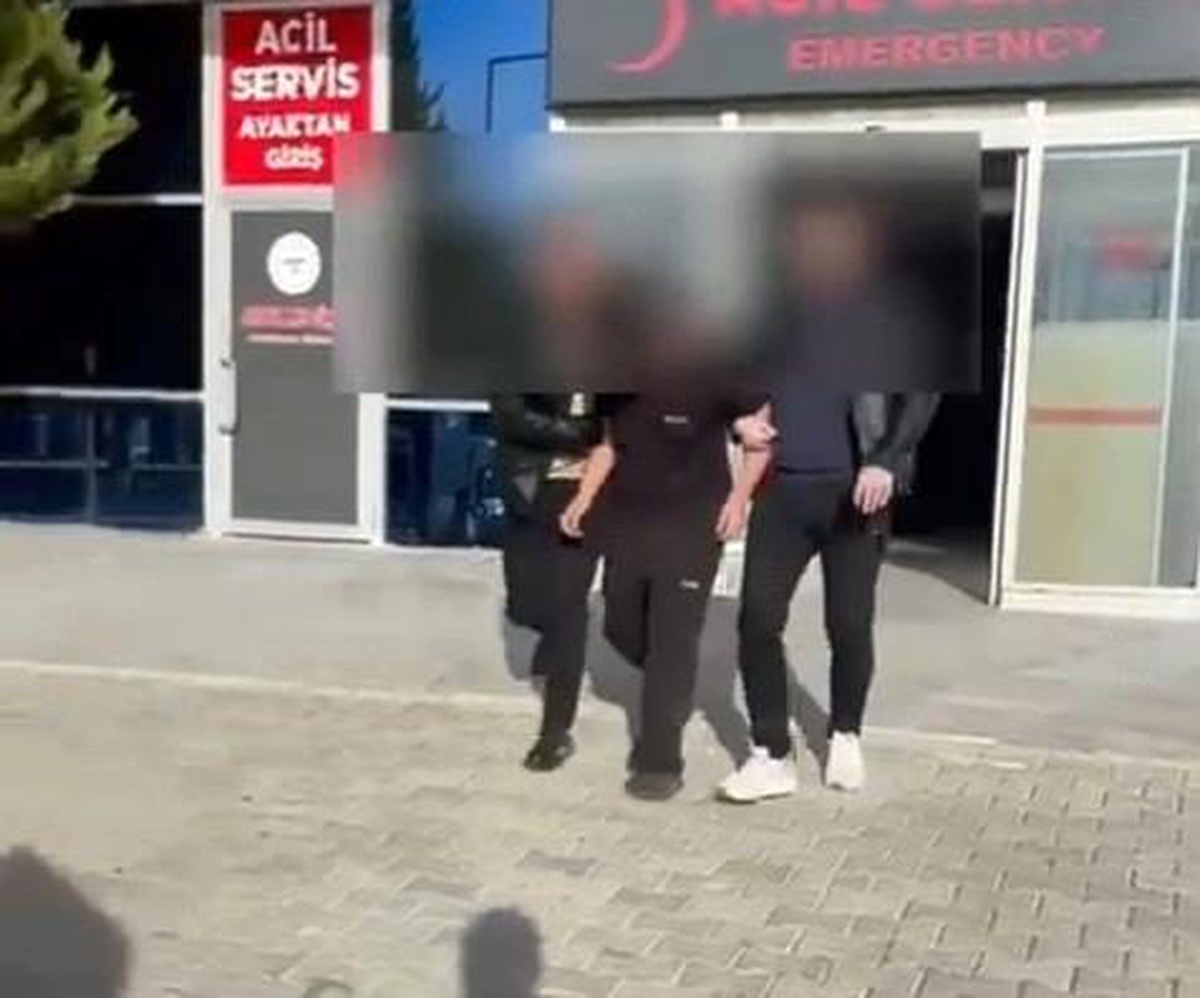 Tekirdağ\'da Kur\'an ve Bayrak Yakma Girişimi