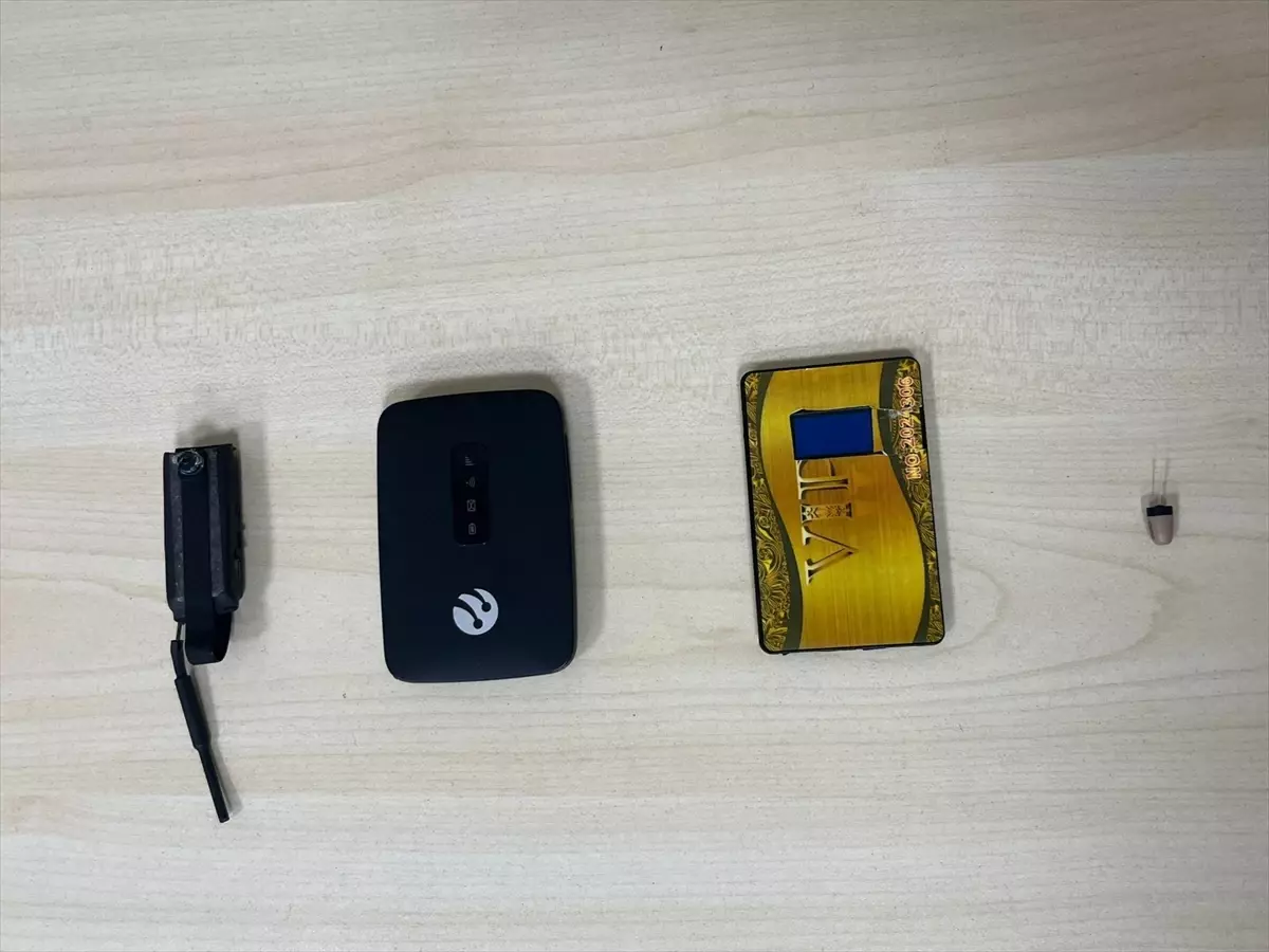 Tokat\'ta bir kişi ehliyet sınavında kopya düzeneğiyle yakalandı