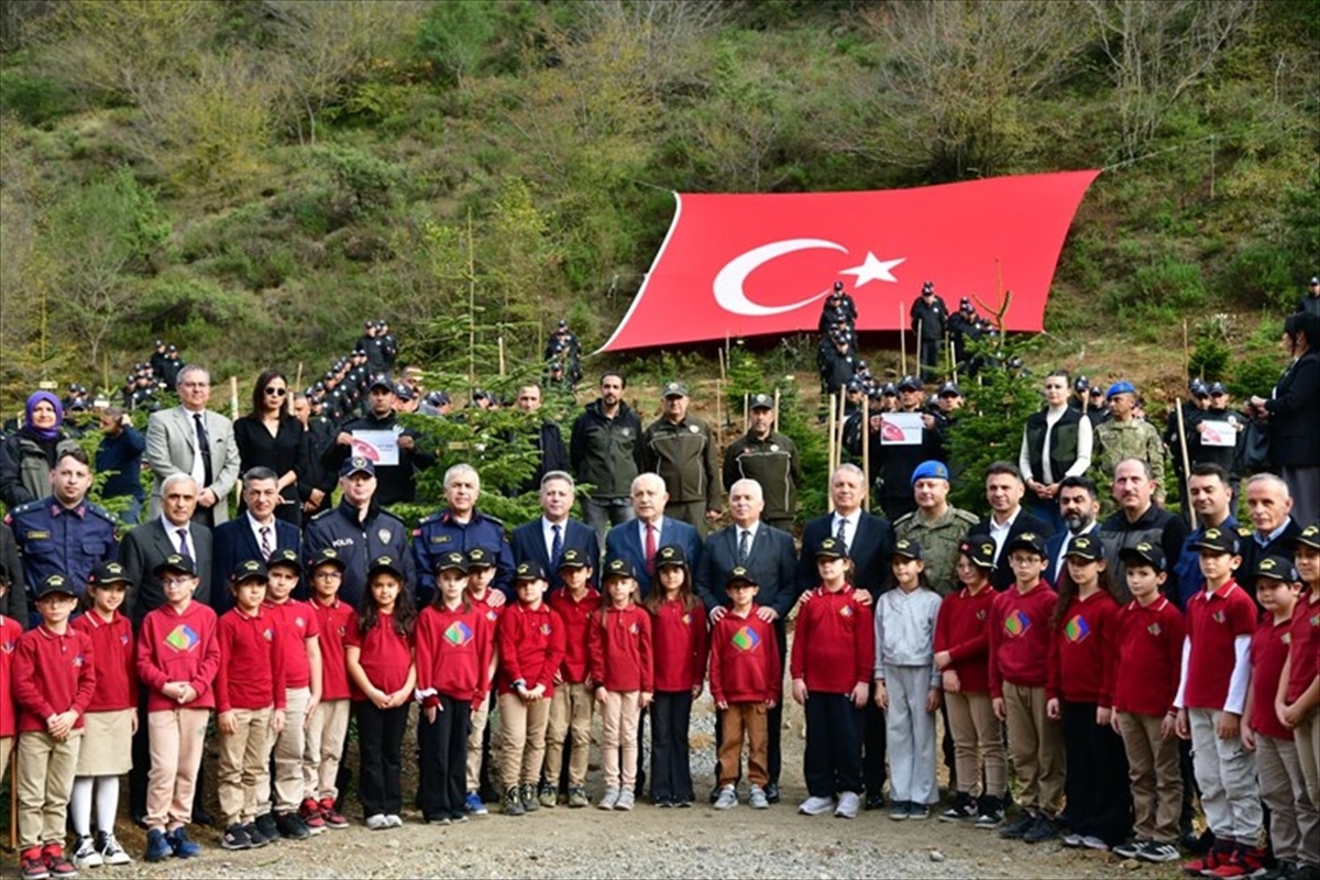 Trabzon\'da şehitler anısına fidan dikildi