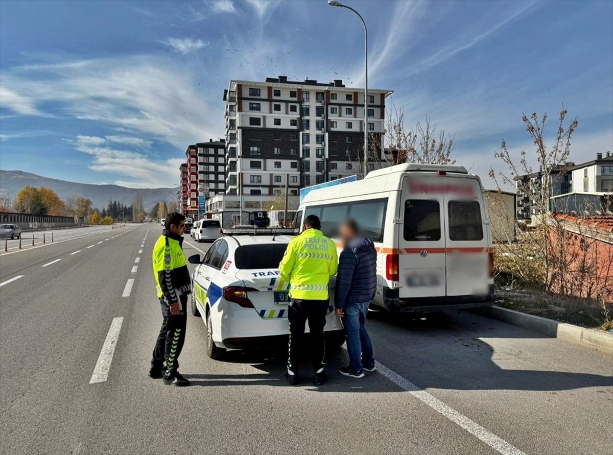 Kaldırımdan İlerleyen Minibüse Ceza