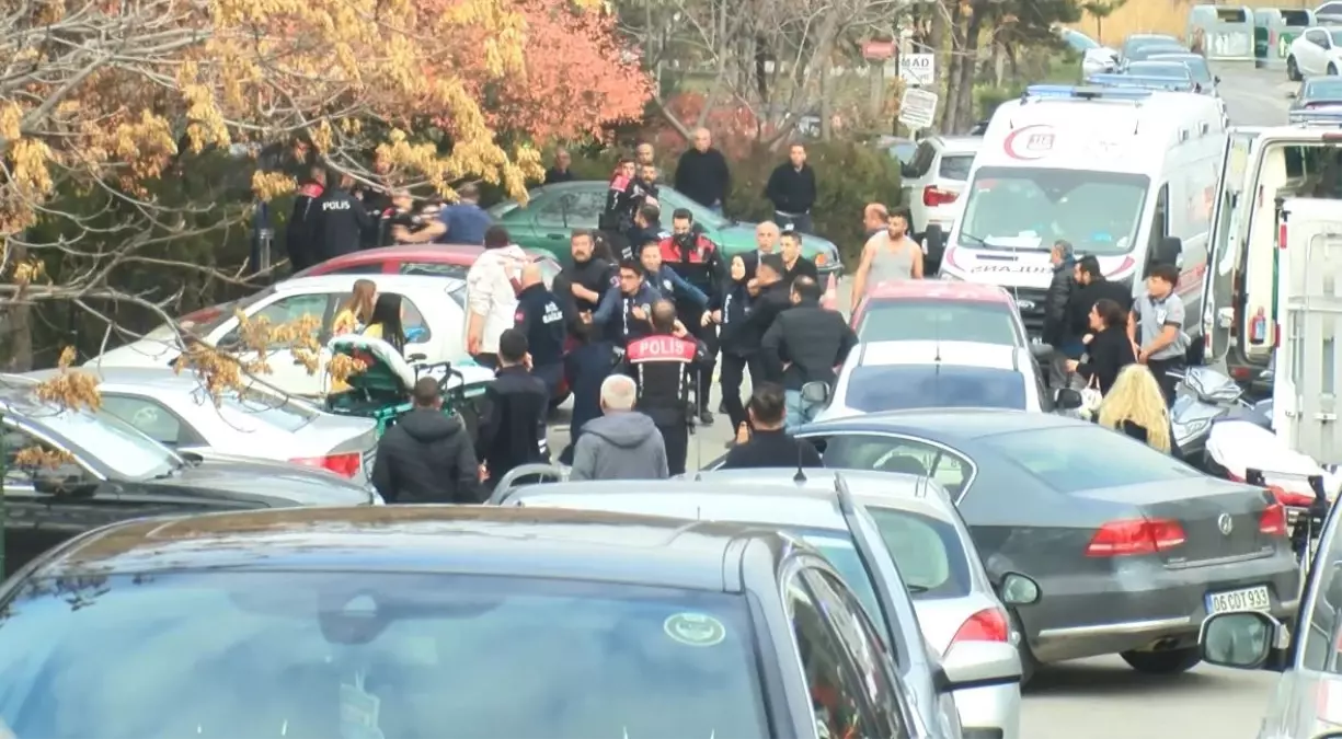 Ankara Adliyesi\'nde korku dolu anlar! Duruşmadan çıkan iki aile birbirine girdi