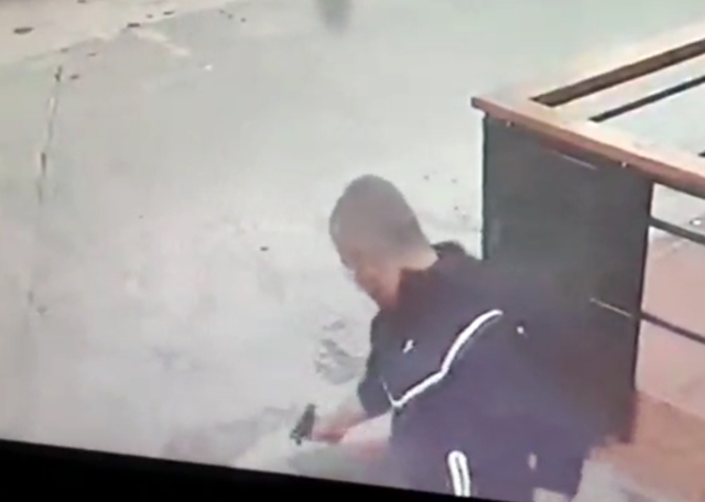 Antalya'da Kuzenini Tabanca ile Vurarak Öldüren İsim Tutuklandı Antalya'da Kuzenini Tabanca ile Vurarak Öldüren İsim Tutuklandı