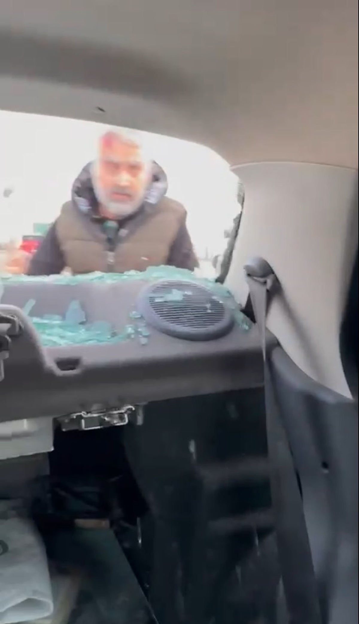 Ankara\'da Yol Verme Kavgası: Yaralı ve Gözaltı
