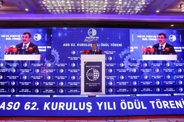 Cumhurbaşkanı Yardımcısı Cevdet Yılmaz: Enflasyon düşüş eğilimine girmiş durumda