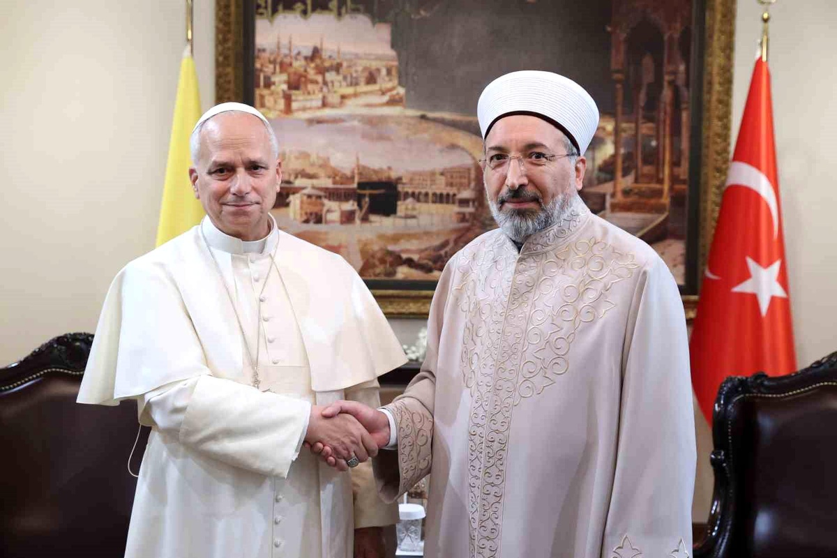 Papa Leo, Diyanet Başkanı ile Görüşme Gerçekleştirdi