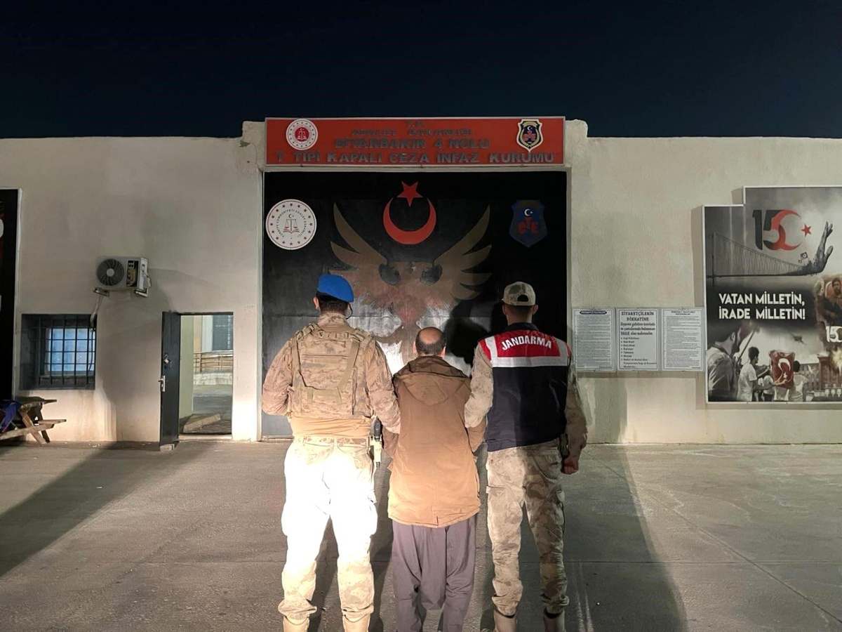 Diyarbakır\'da Kasten Öldürme Suçundan Aranan Şahıs Yakalandı
