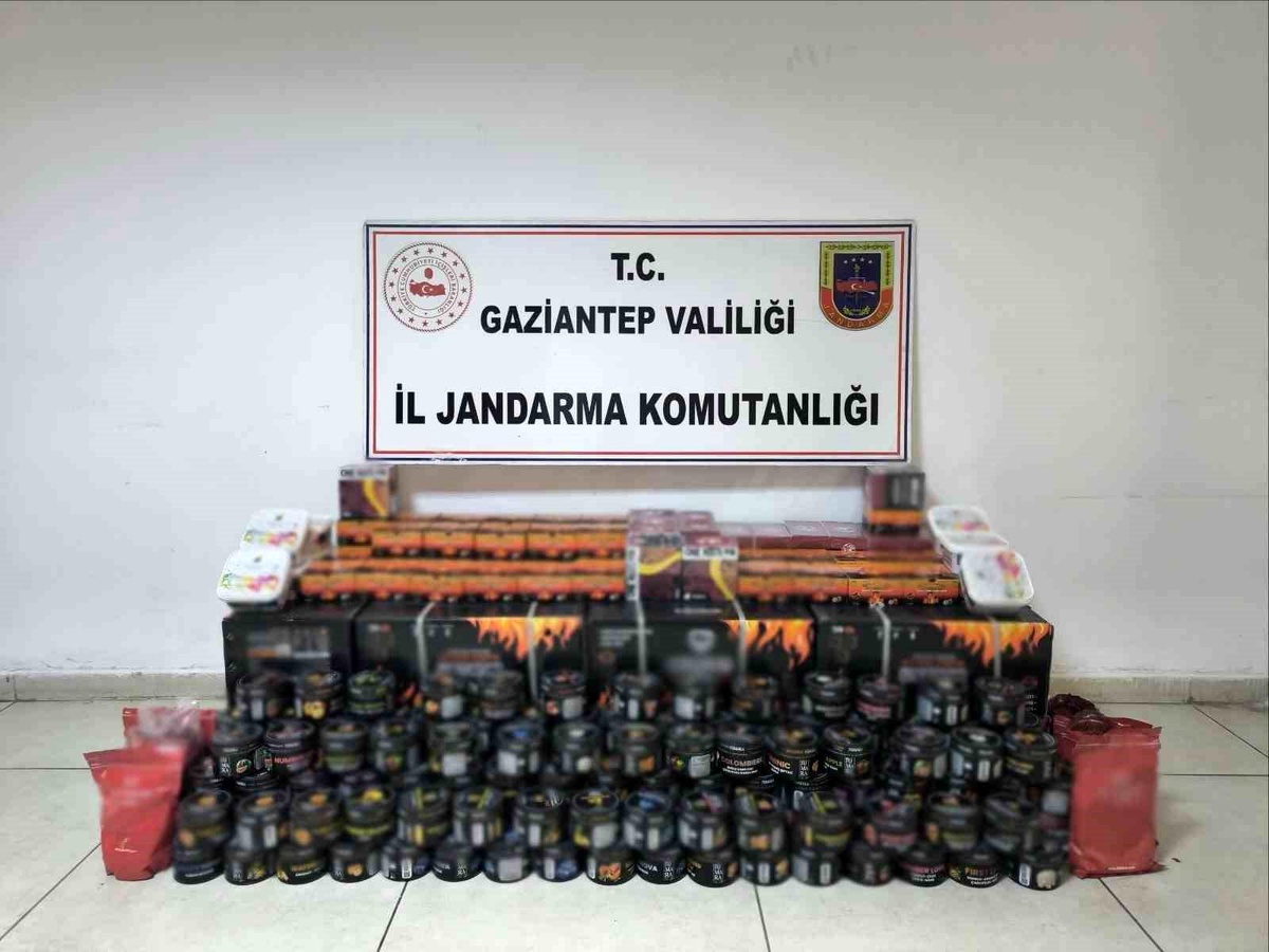 Gaziantep\'te 1 milyonluk kaçak ürün ele geçirildi: 9 gözaltı