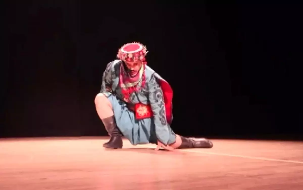 Nizip\'te Halk Oyunu Gösterisi Sakatlıkla Bitti