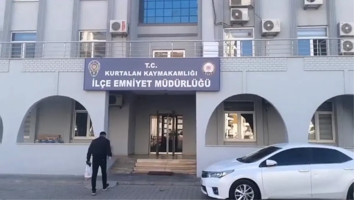 İ.E. Kendini Kaçırdı, Fidye İstedi