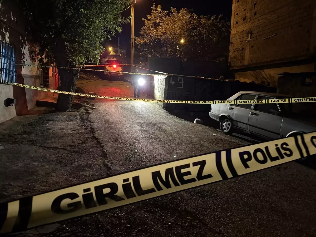 Kahramanmaraş\'ta Amca-Yeşil Kargaşa: Tabanca ile Yaralandı