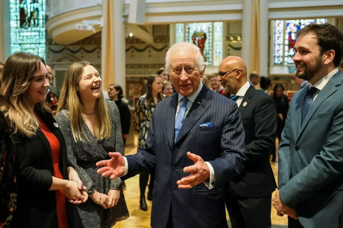 Kral Charles\'ın çocukluk saçı açık artırmada satışa çıktı