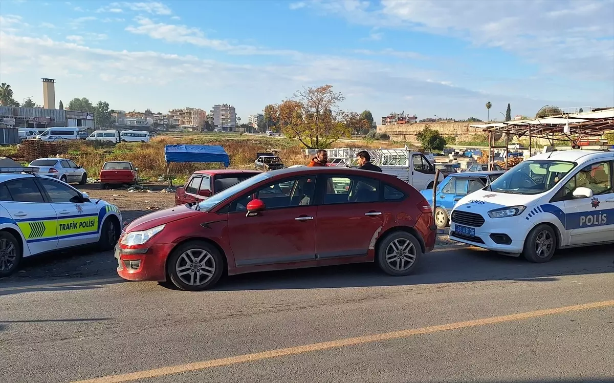 Tarsus\'ta Otomobil Çarpması: Bir Kişi Ağır Yaralı