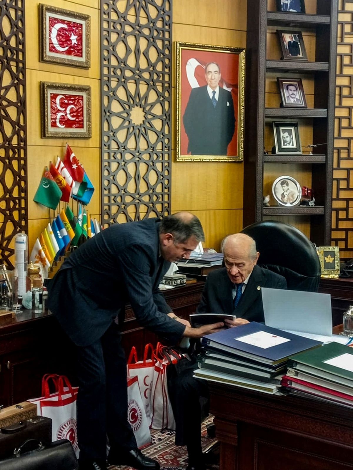 MHP İl Başkanı Mucur Bahçeli\'yi Ziyaret Etti
