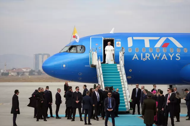 Papa 14. Leo, Ankara'da! İşte ilk görüntüler ve karşılayan isim Papa 14. Leo, Ankara'da! İşte ilk görüntüler ve karşılayan isim