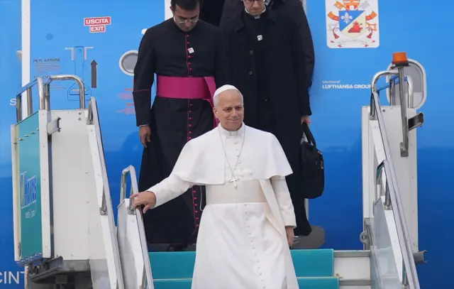 Papa 14. Leo, Ankara'da! İşte ilk görüntüler ve karşılayan isim Papa 14. Leo, Ankara'da! İşte ilk görüntüler ve karşılayan isim