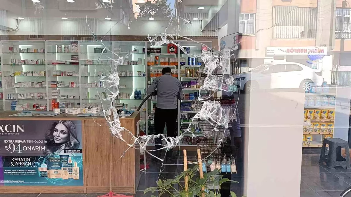 Şanlıurfa\'da Eczaneye Silahlı Saldırı