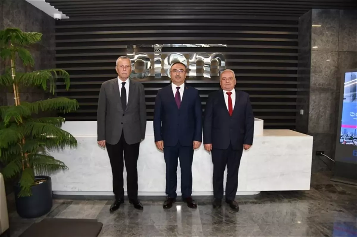 Vali Soytürk\'ün Biem İlaç Ziyareti