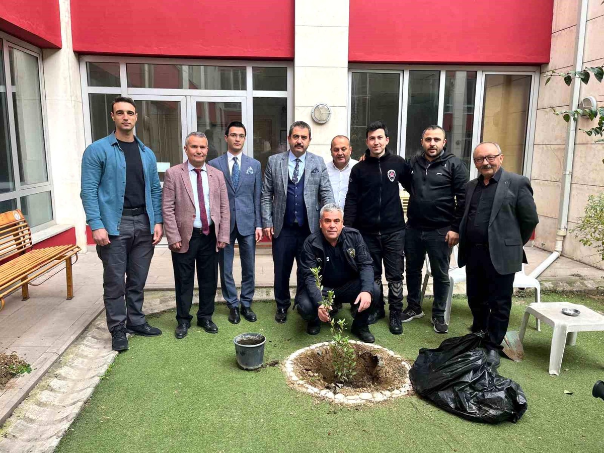 Turgutlu\'da Ağaçlandırma Etkinliği