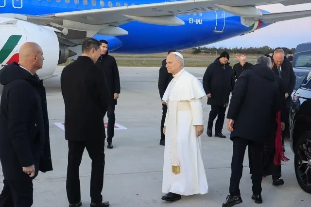 Papa yola çıktı, geliyor! Buraya ayak bastığı an her şey değişecek Papa yola çıktı, geliyor! Buraya ayak bastığı an her şey değişecek