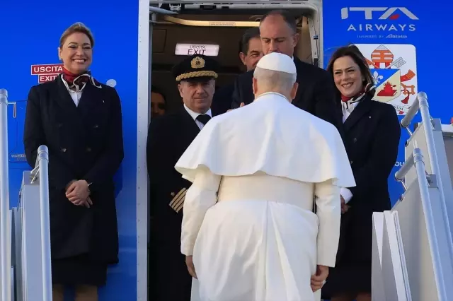 Papa yola çıktı, geliyor! Buraya ayak bastığı an her şey değişecek Papa yola çıktı, geliyor! Buraya ayak bastığı an her şey değişecek