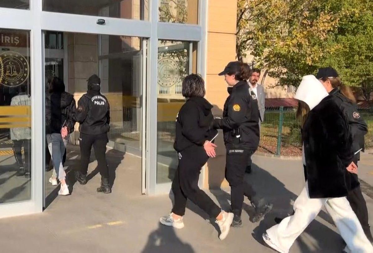 Kahramanmaraş\'ta Dolandırıcılık Operasyonu: 15 Tutuklama