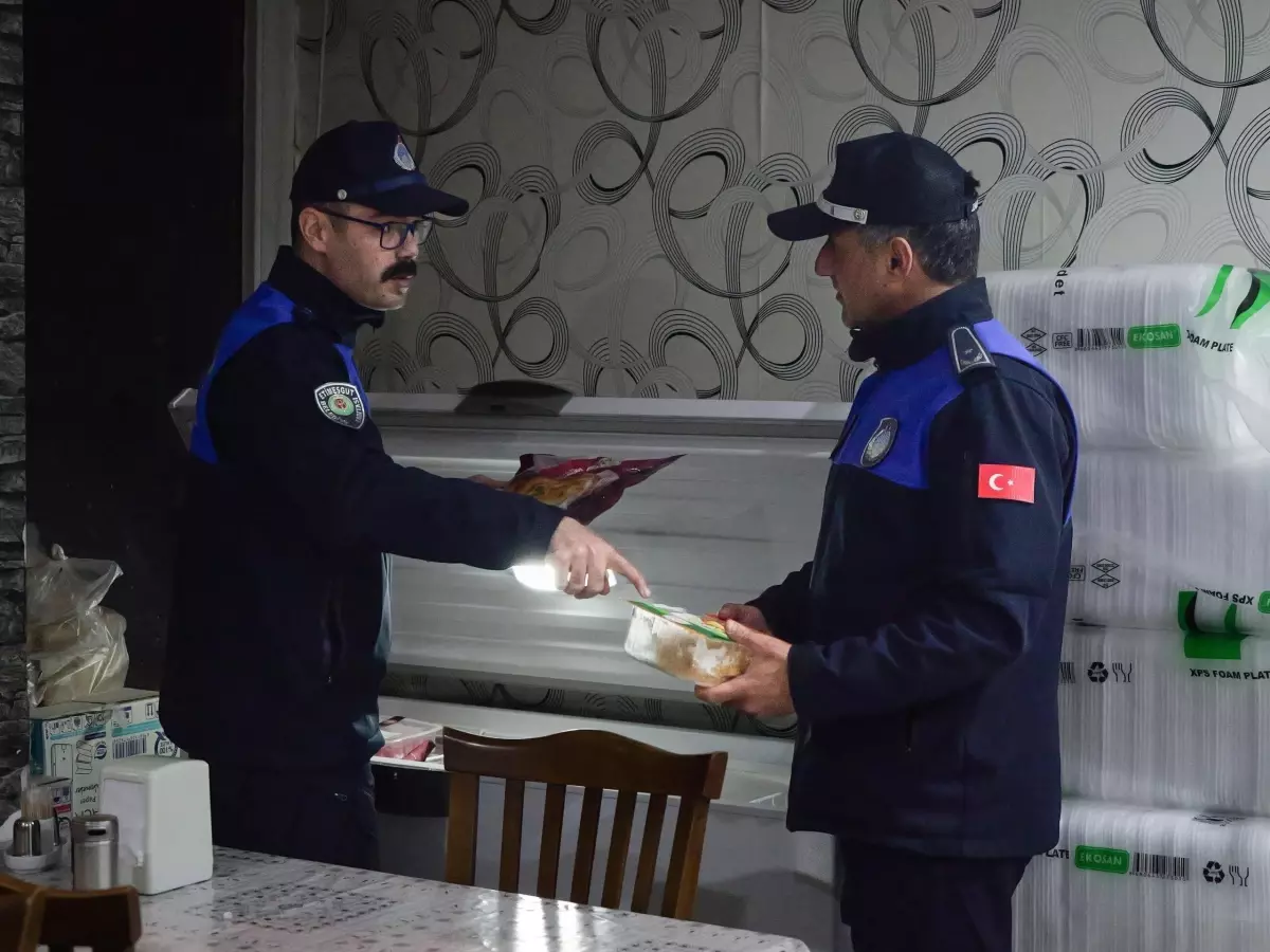 Ankara\'da hastaneye kaldırılan 153 kişinin yemek yediği firma mühürlendi