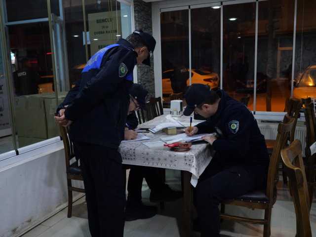 Ankara'da hastaneye kaldırılan 153 işçinin yemek yediği firma mühürlendi