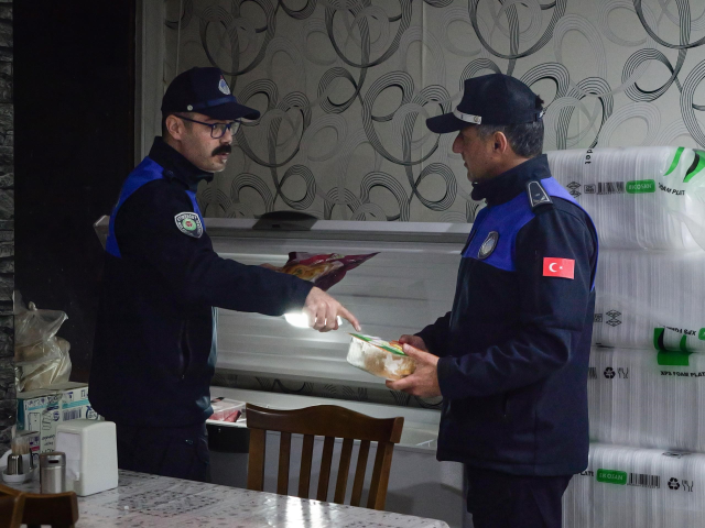 Ankara'da hastaneye kaldırılan 153 işçinin yemek yediği firma mühürlendi