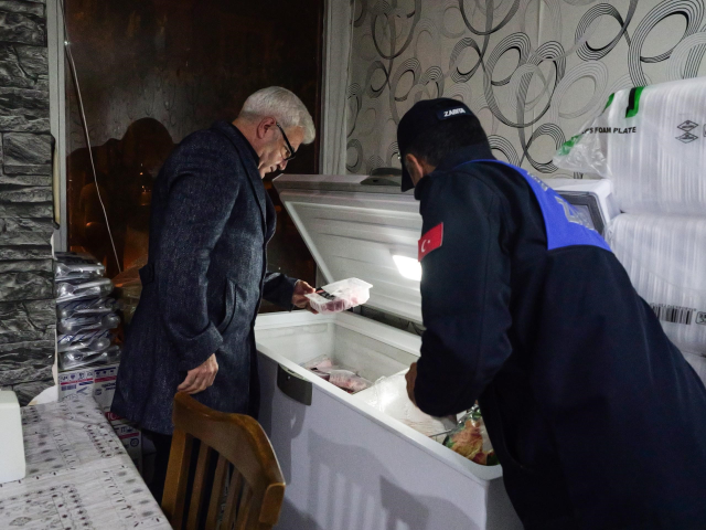 Ankara'da hastaneye kaldırılan 153 işçinin yemek yediği firma mühürlendi