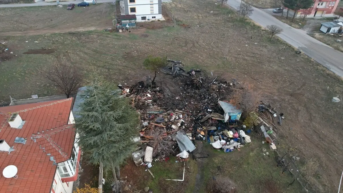 Çubuk\'ta Yangın: Aile Otele Yerleştirildi