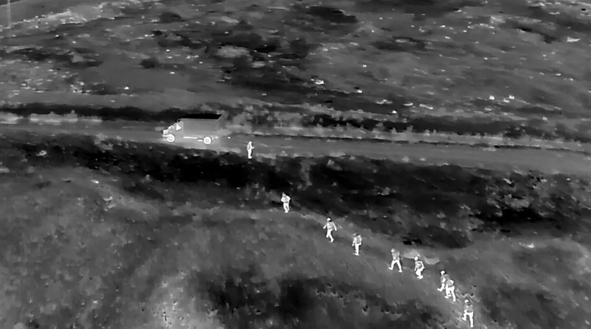 Iğdır\'da Düzensiz Göçmenlere Sahte Pasaport Operasyonu