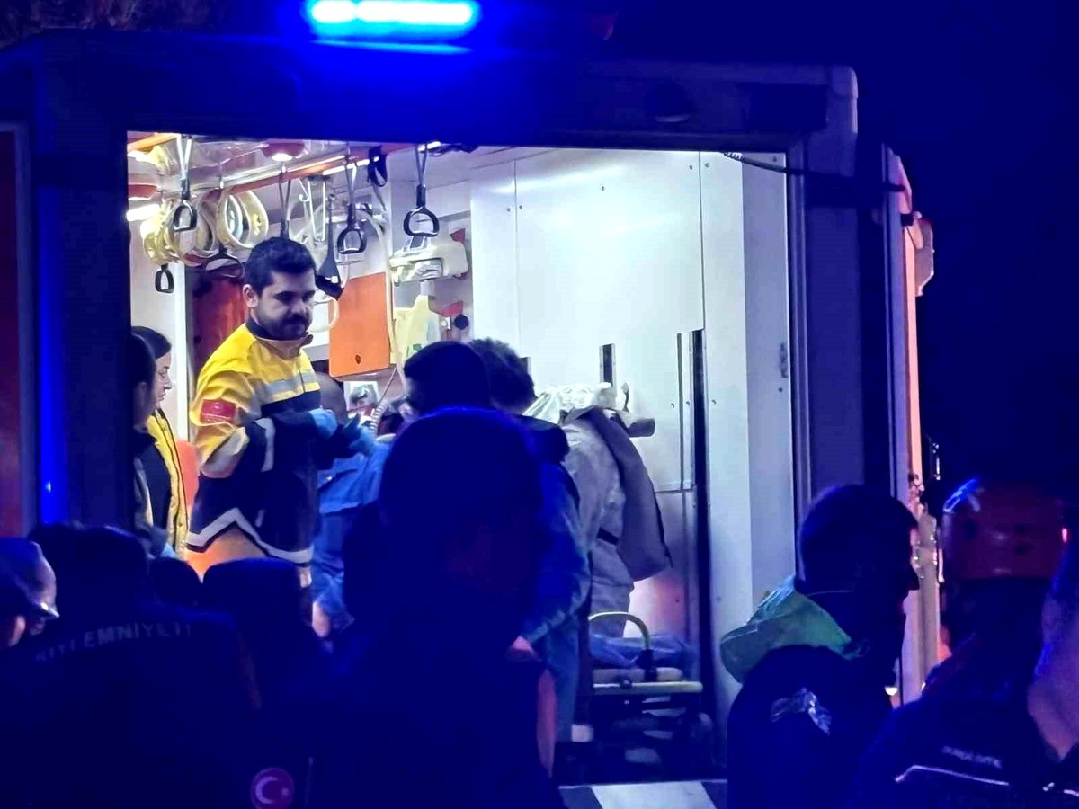 Kandıra\'da Yangın: 25 Personel Kurtarıldı