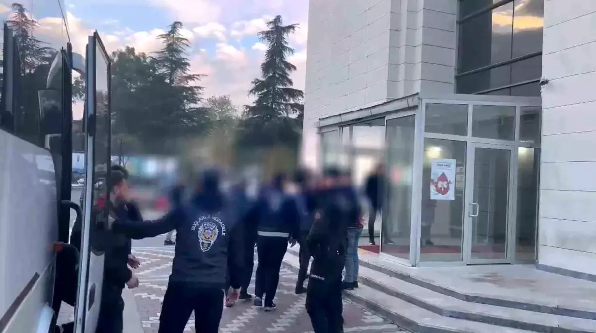 Manisa\'da Yasa Dışı Bahis Operasyonu: 23 Gözaltı