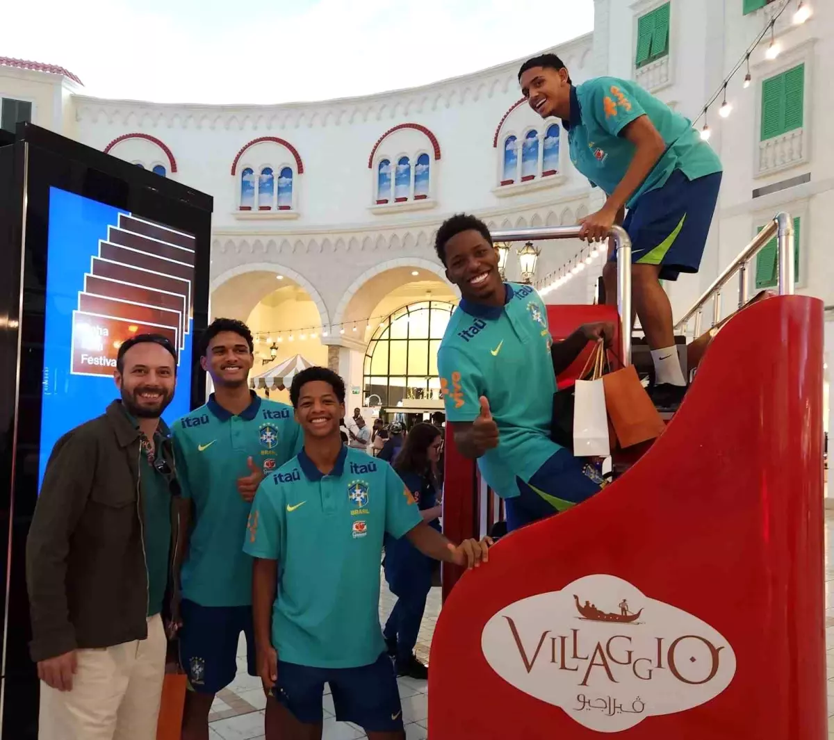 Katar Futbolun Merkezi Oluyor