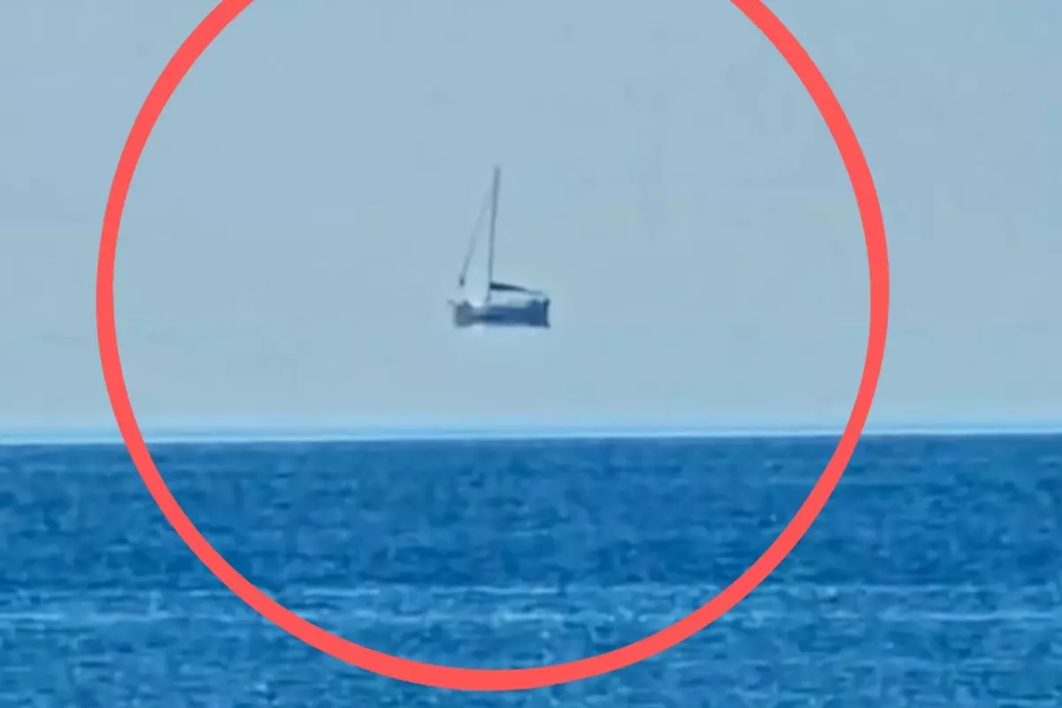 Muğla\'da havada asılı duran tekneyi görenler gözlerine inanamadı