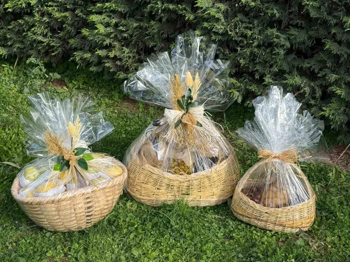 Papa 14. Leo\'ya Bursa\'dan coğrafi işaretli hediyeler