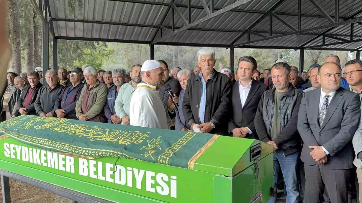 18 Yaşındaki Genç Kız Neslinur Topal, Zehirlenme Şüphesiyle Hayatını Kaybetti