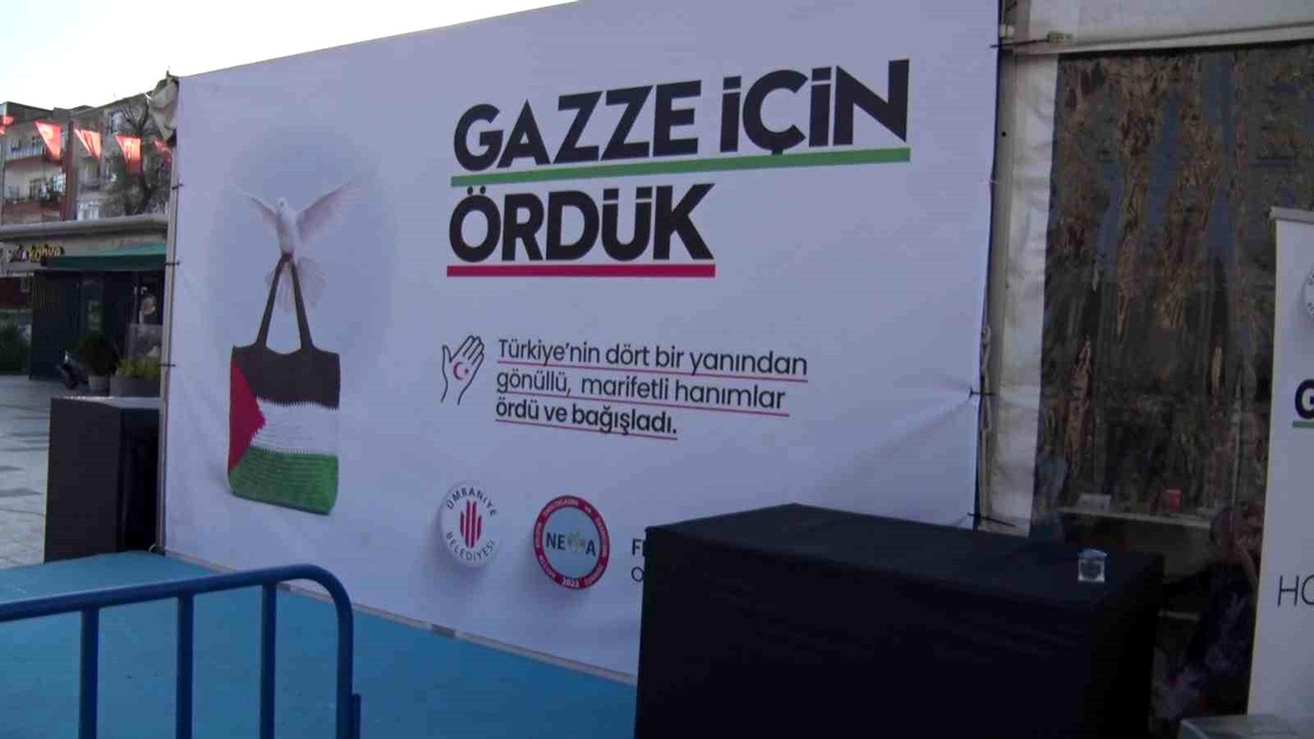 Ümraniye\'de kadınların Gazze için ördüğü el emeği ürünler satışa sunuldu