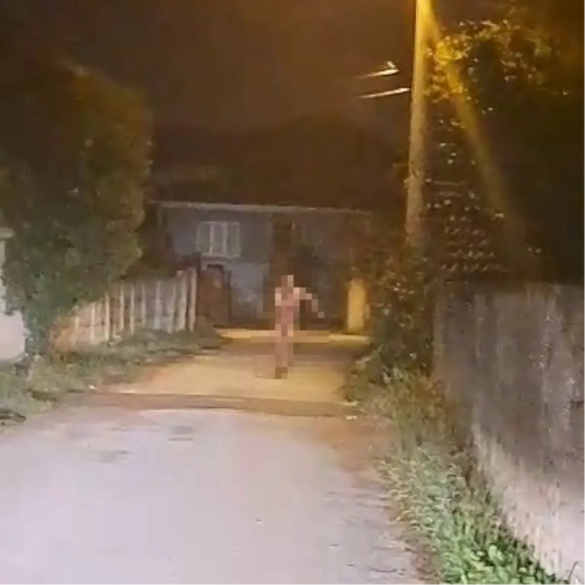 Düzce\'de Dilenci Çıplak Kaçtı