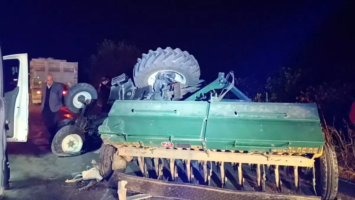 Kozan\'da Trafik Kazası: 2 Yaralı