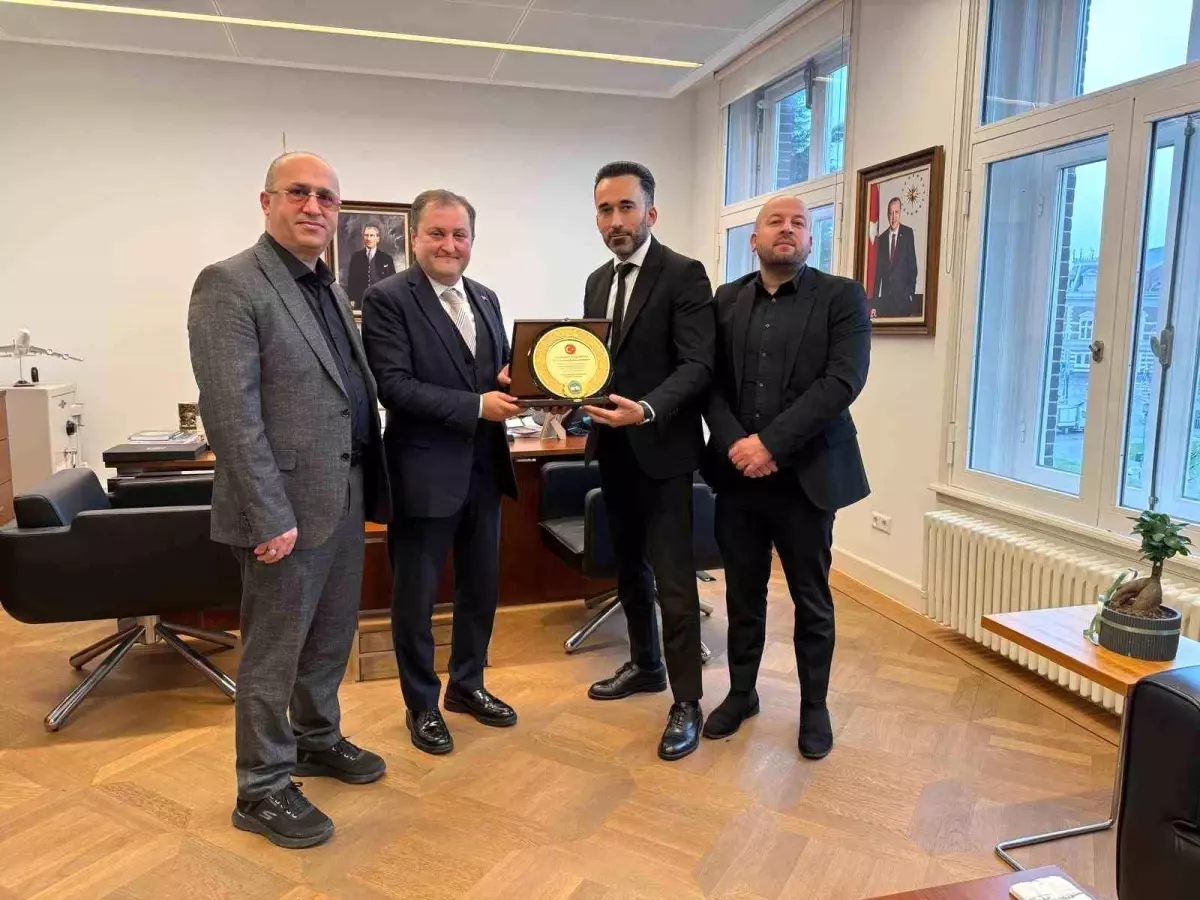 AKİB, Amsterdam Başkonsolosu\'nu Ziyaret Etti